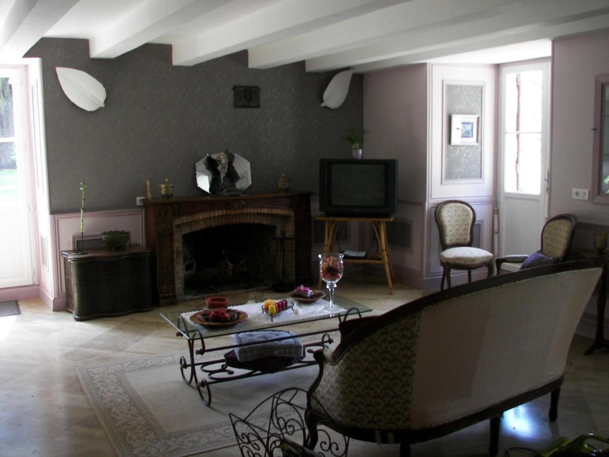 Saint-Jean-de-Thurac Domaine Du Noble Bed & Breakfast エクステリア 写真