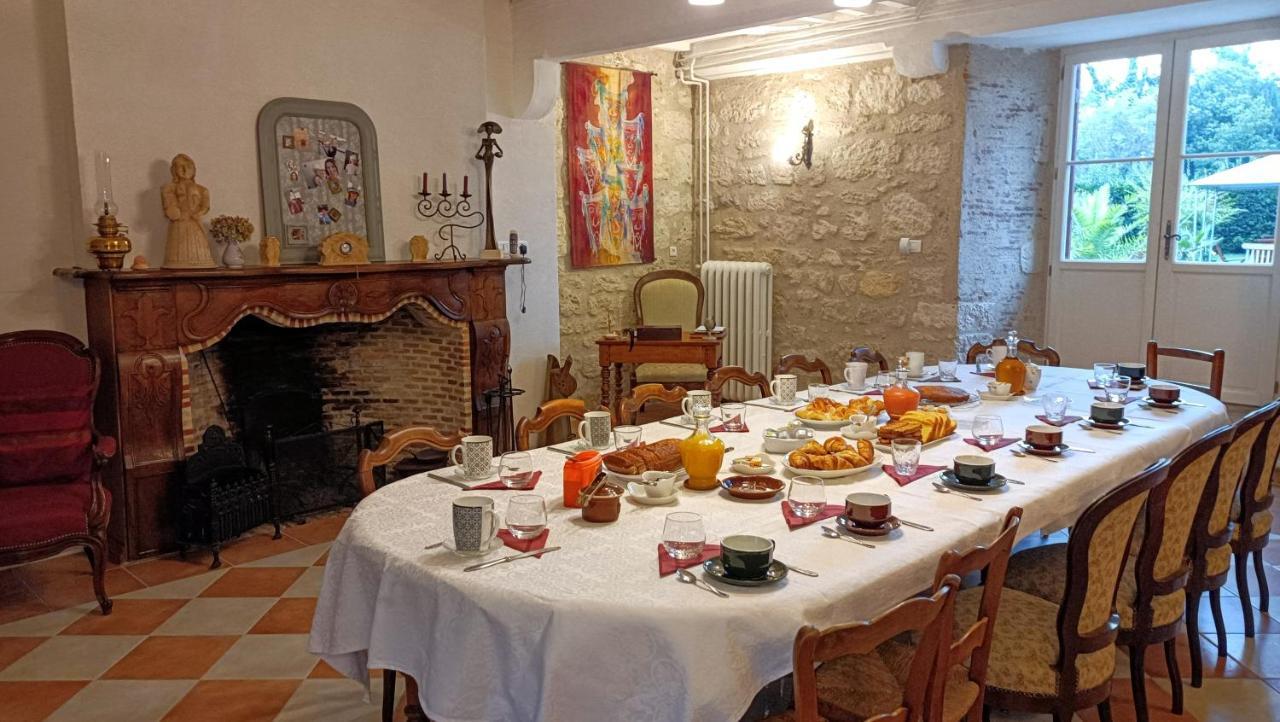 Saint-Jean-de-Thurac Domaine Du Noble Bed & Breakfast エクステリア 写真